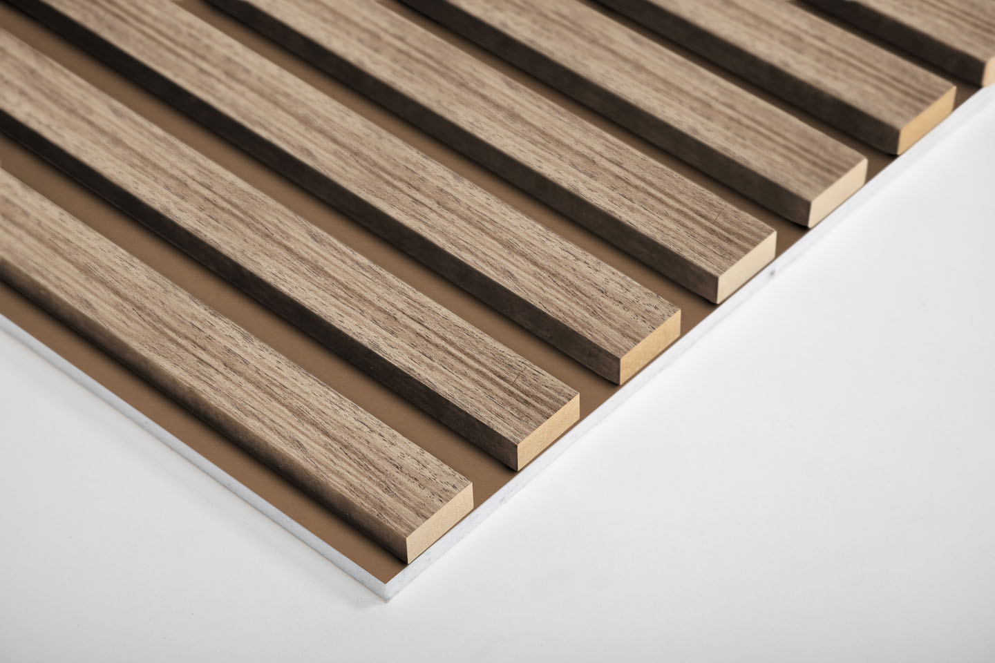 Ewona® AcuDesign, Kaarna taustalevy + Antiikkitammi rima