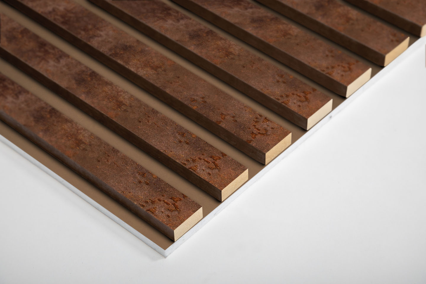 Ewona® AcuDesign, Kaarna taustalevy + Kupari rima