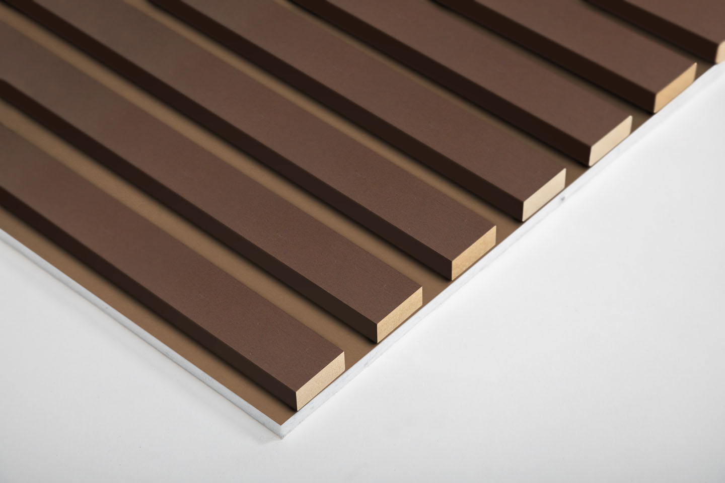 Ewona® AcuDesign, Kaarna taustalevy + Suklaa rima