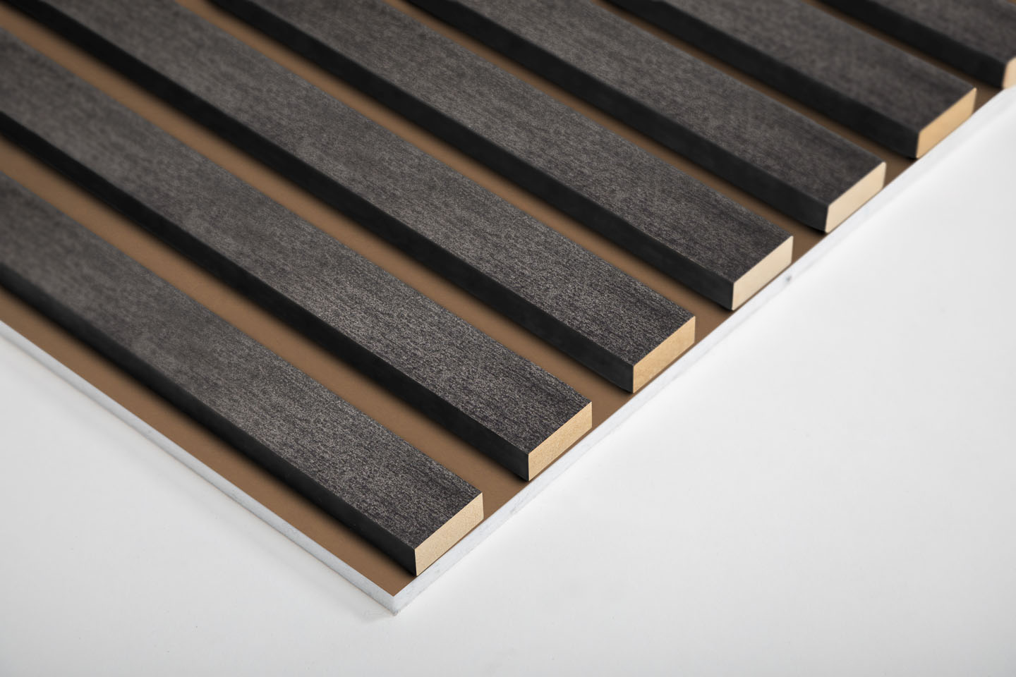 Ewona® AcuDesign, Kaarna taustalevy + Teräs rima