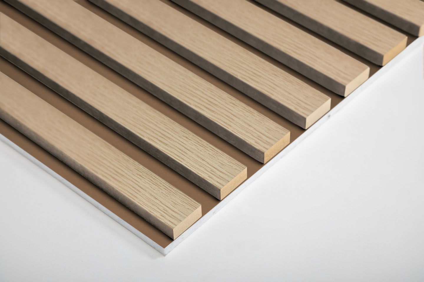Ewona® AcuDesign, Kaarna taustalevy + Vaaleatammi rima