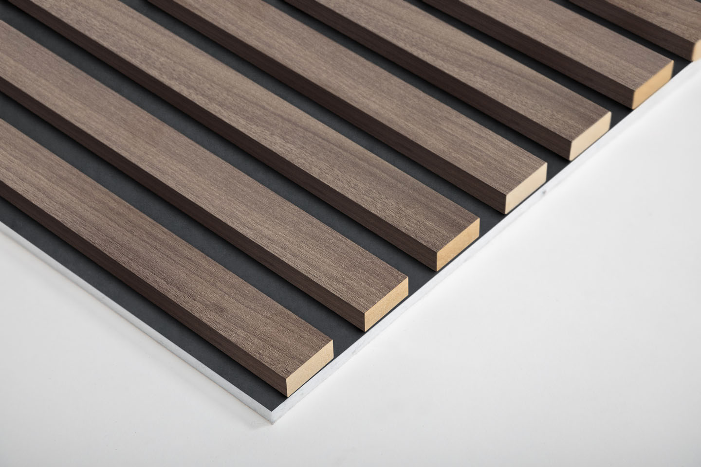 Ewona® AcuDesign, Kallio taustalevy + pähkinä rima