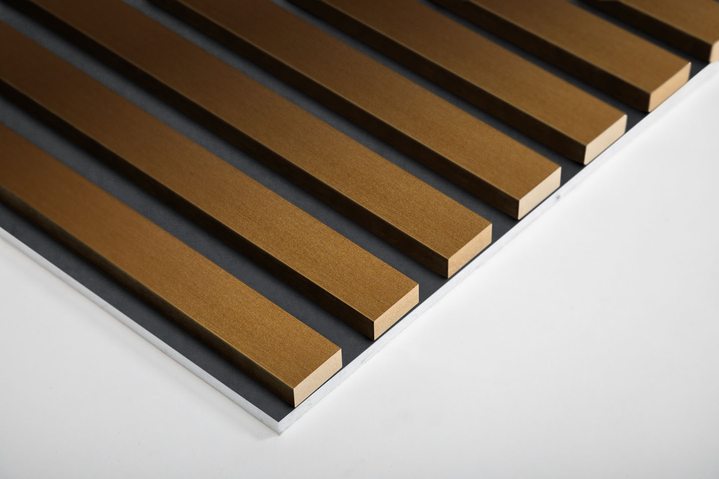 Ewona® AcuDesign, Kallio taustalevy + pronssi rima