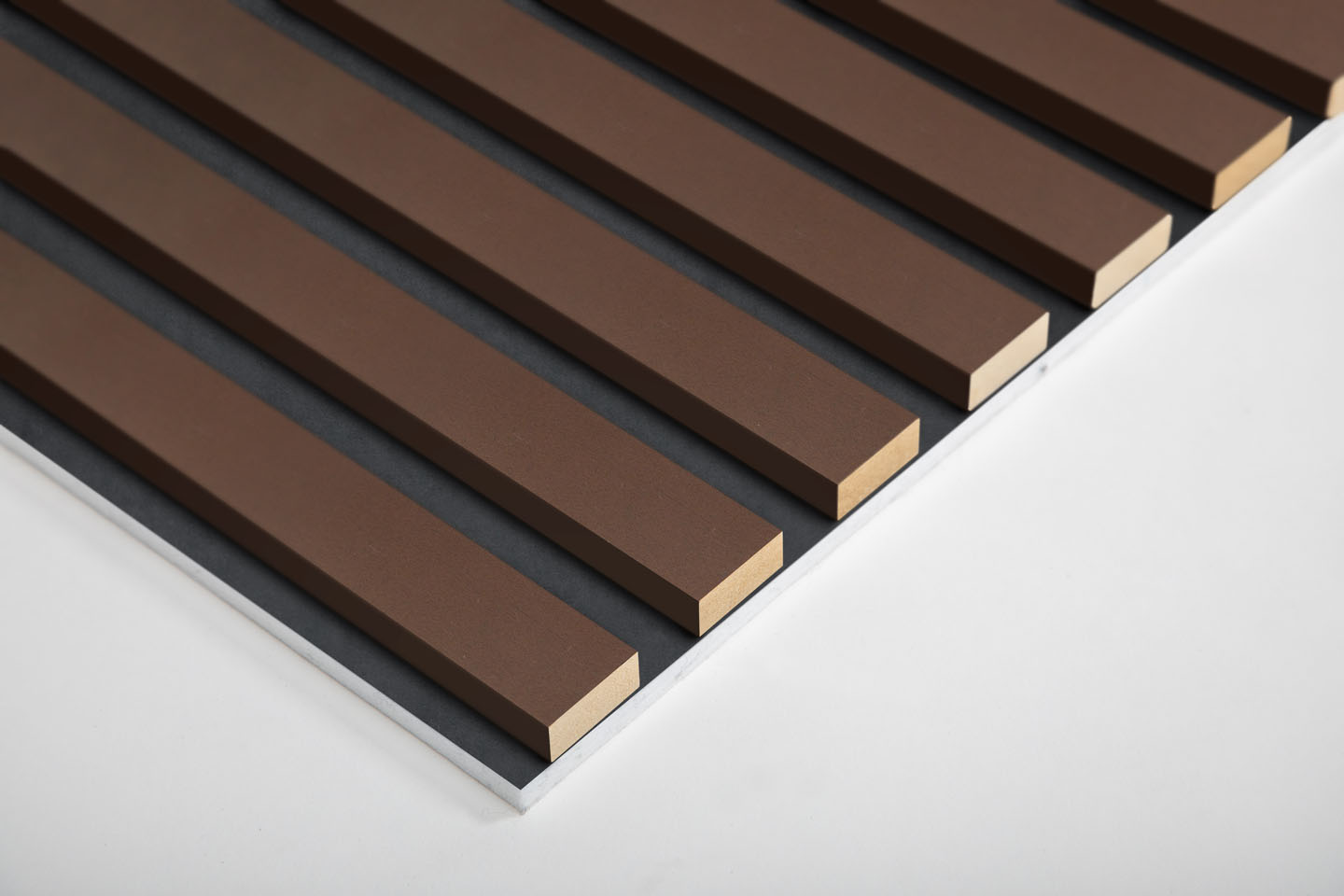 Ewona® AcuDesign, Kallio taustalevy + suklaa rima