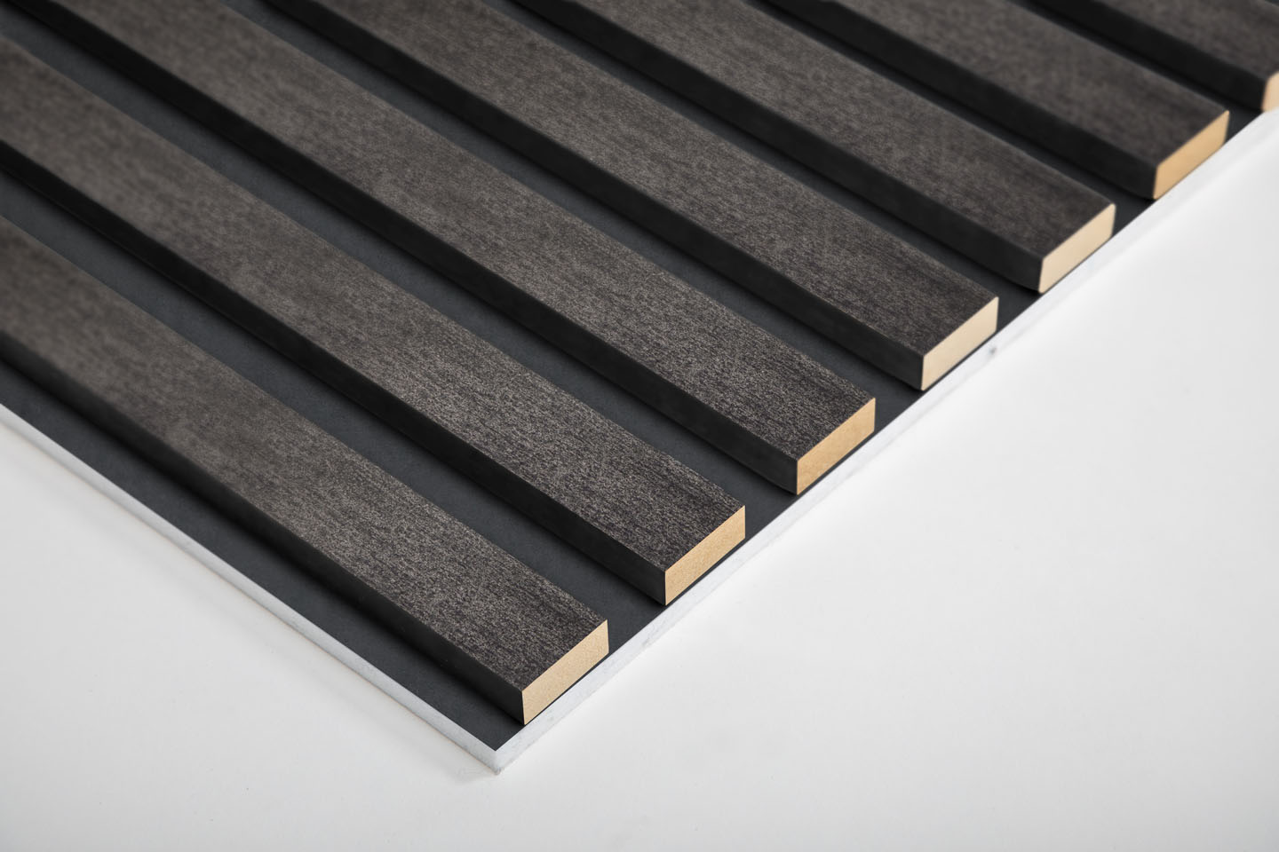 Ewona® AcuDesign, Kallio taustalevy + Teräs rima